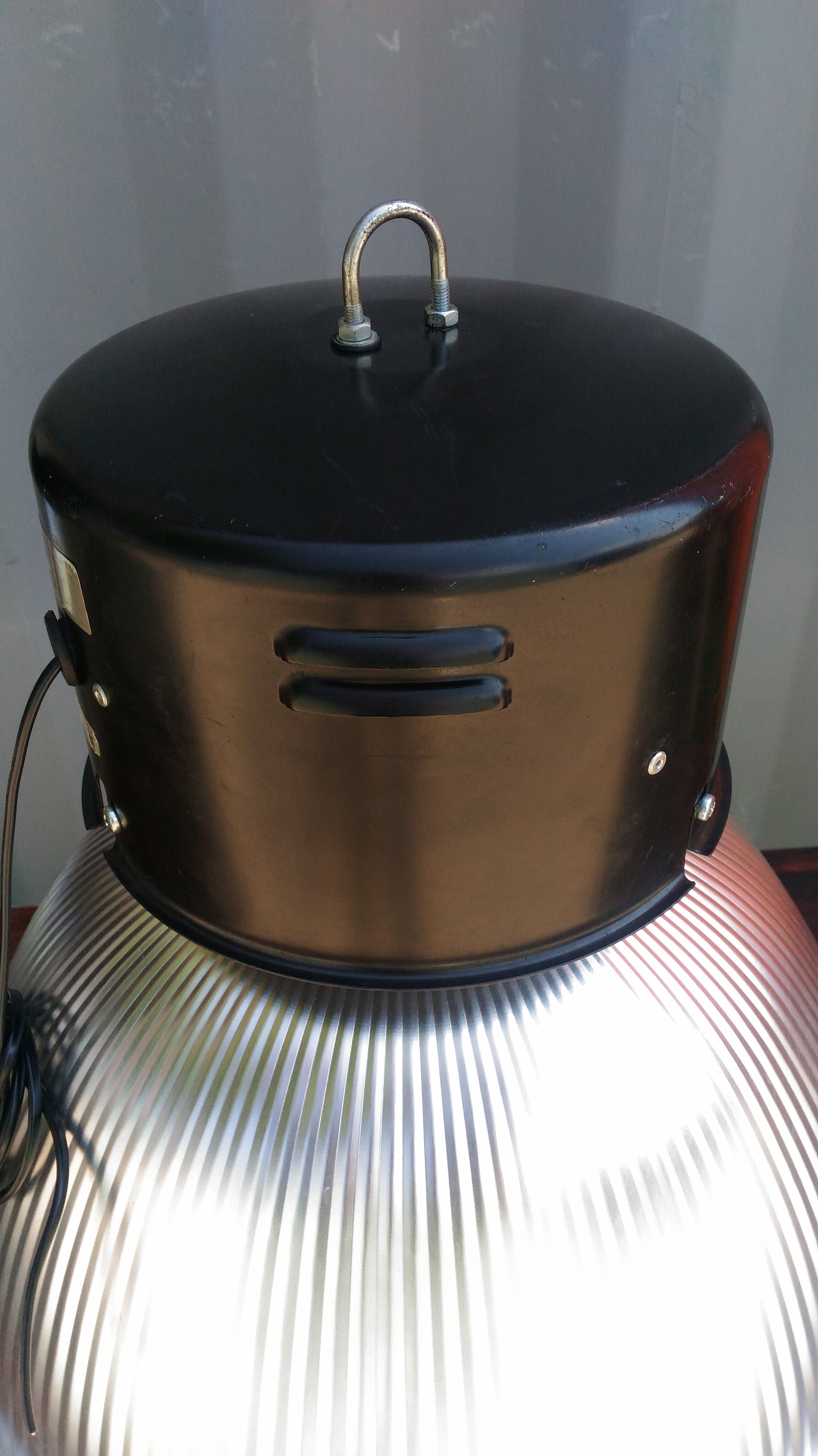 Factory workshop suspension