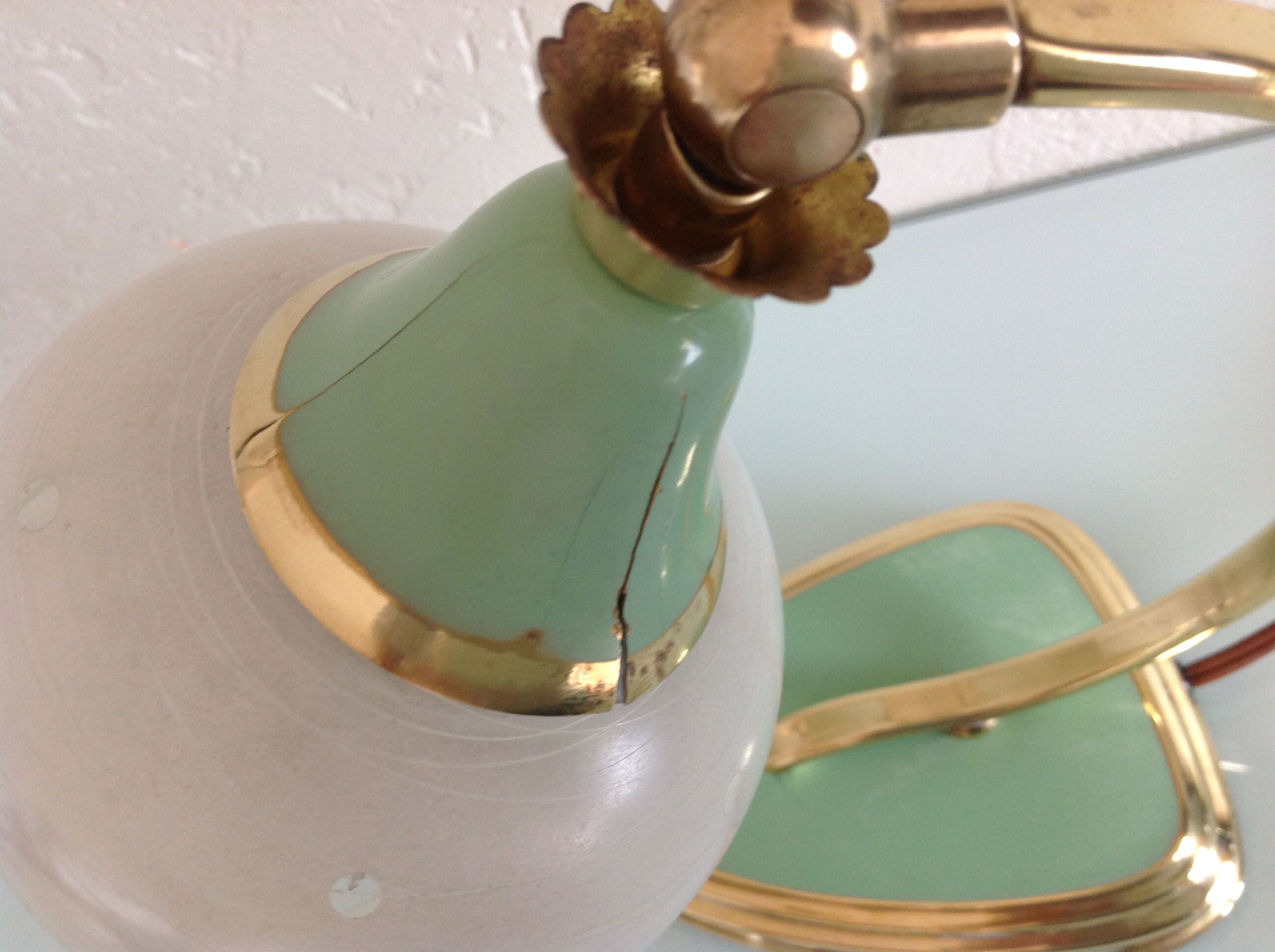 Bedside lamp brass and opaline / vintage 50s-60s