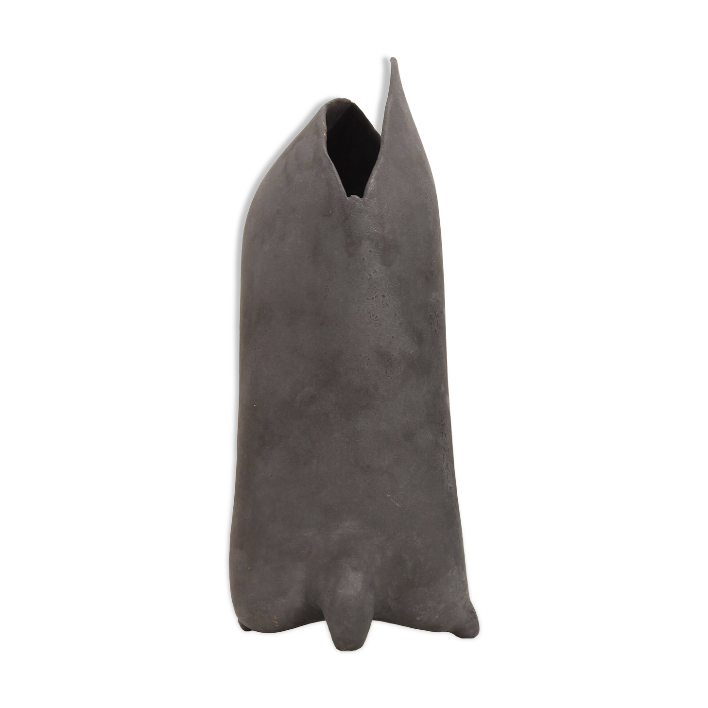 Pottery made by Japanese master potter Kazuo Takiguchi.