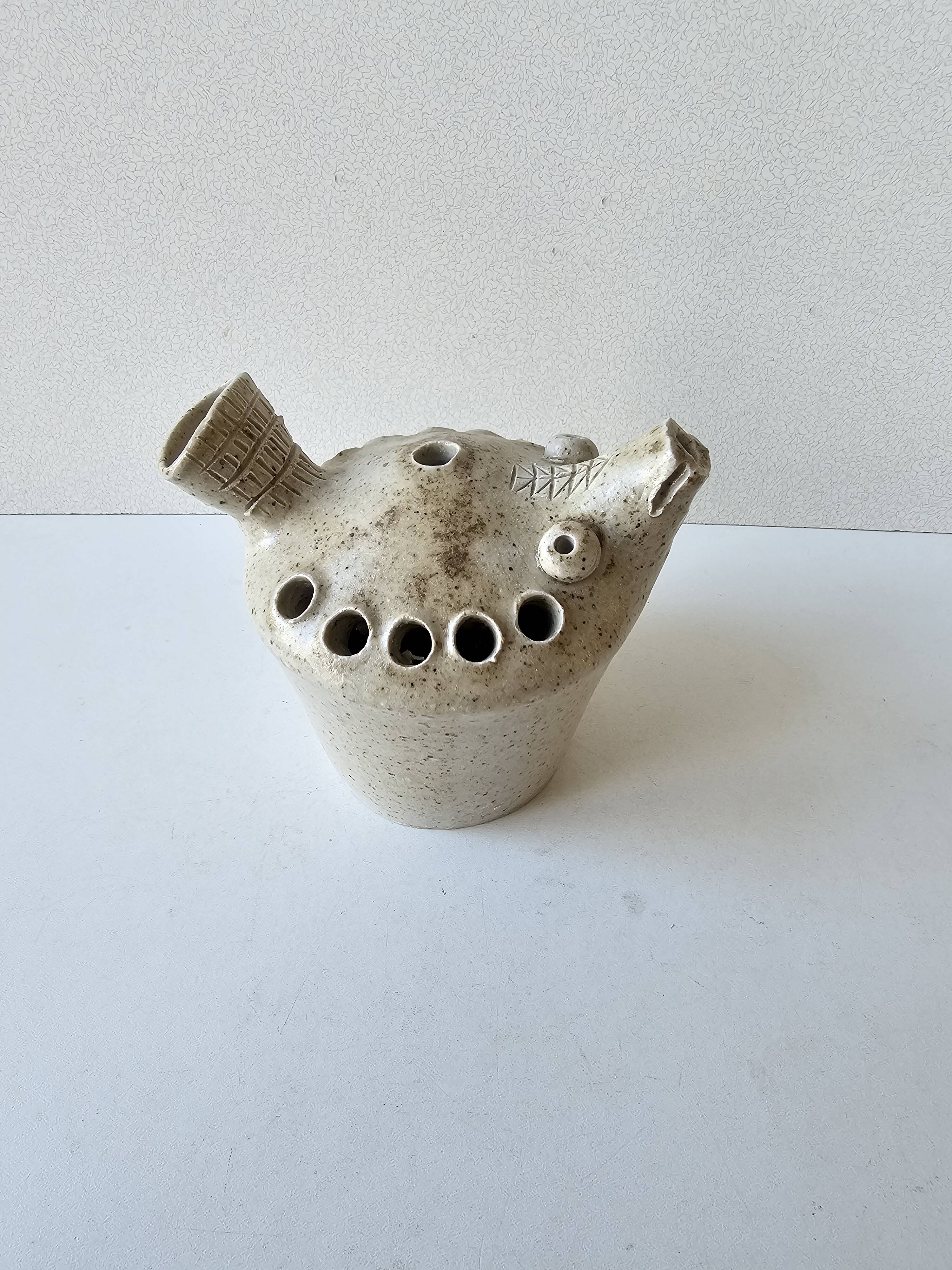 Zoomorphic flower pick in cream-colored glazed stoneware - les argonautes