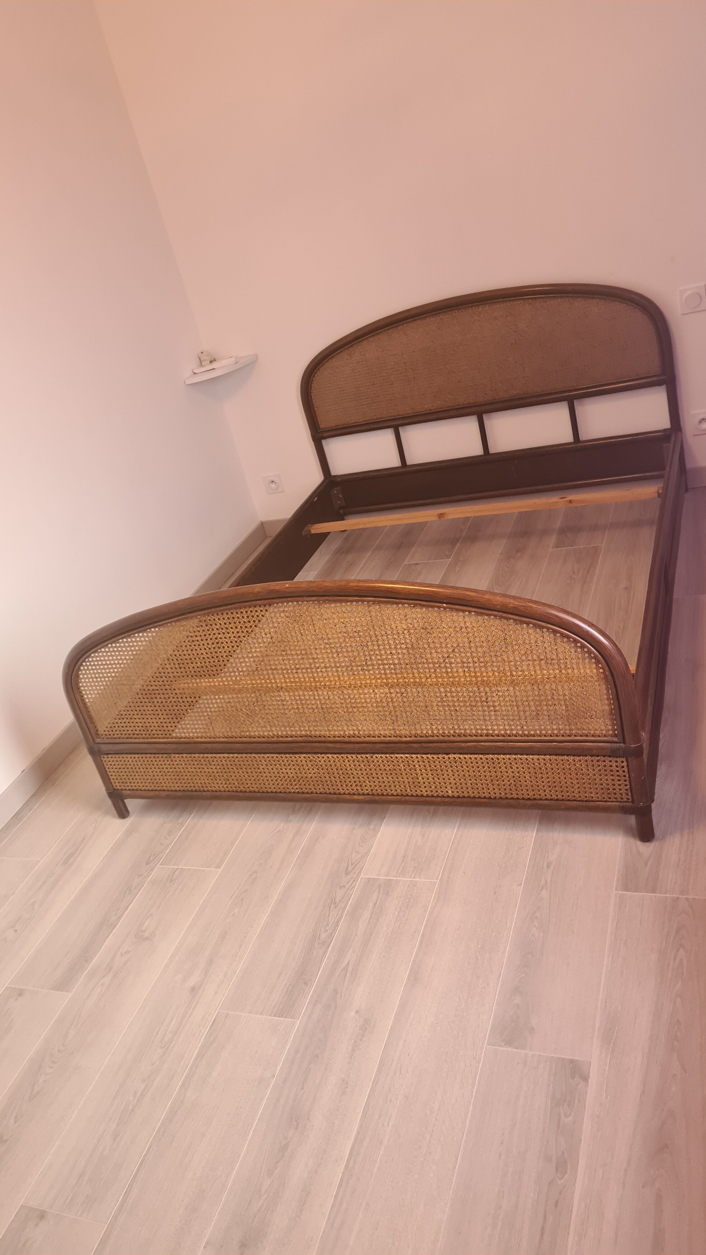 Two-seater vintage rattan bed 140 x 200 cm