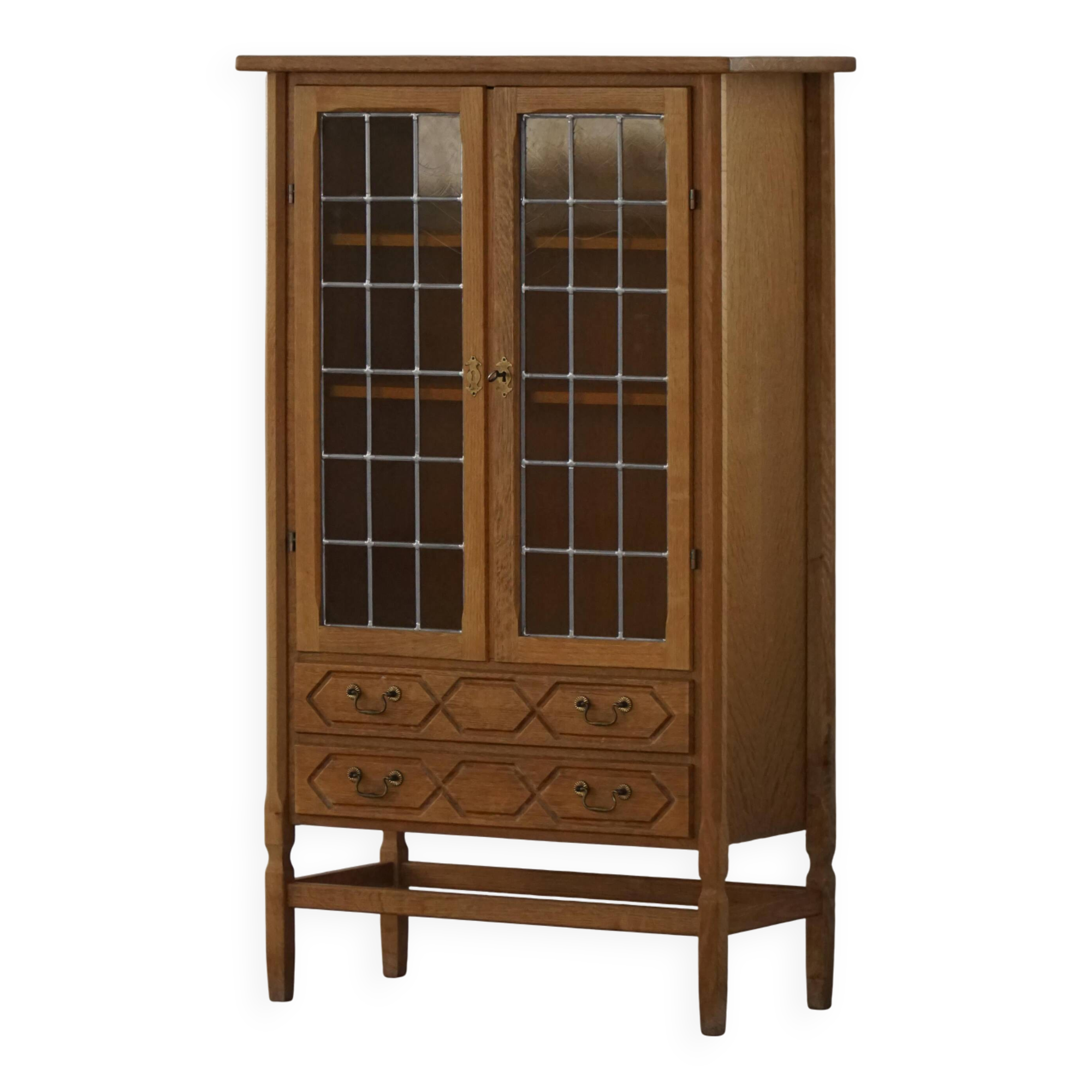 Danish oak display cabinet from the mid-century modern period with leaded glass, 1960s.