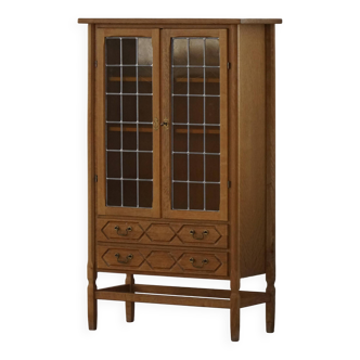 Danish oak display cabinet from the mid-century modern period with leaded glass, 1960s.