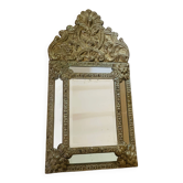 Petit miroir à parcloses en laiton repoussé