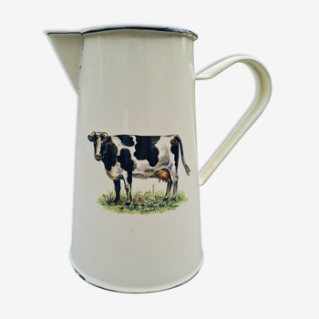 Broc eau ou lait en tôle émaillée petit modèle avec un motif de vache