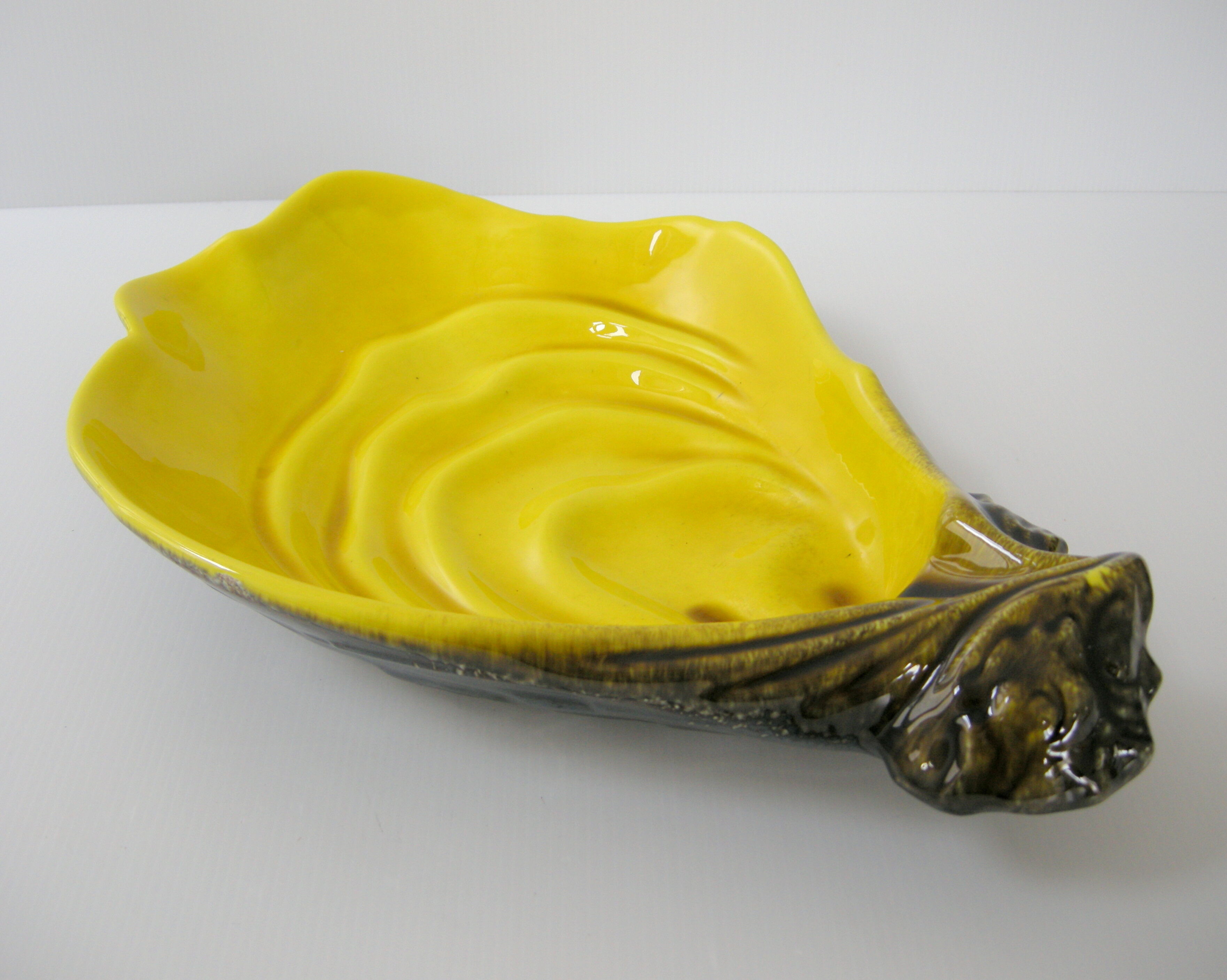 Vintage fruit cup 1950 ceramic shell