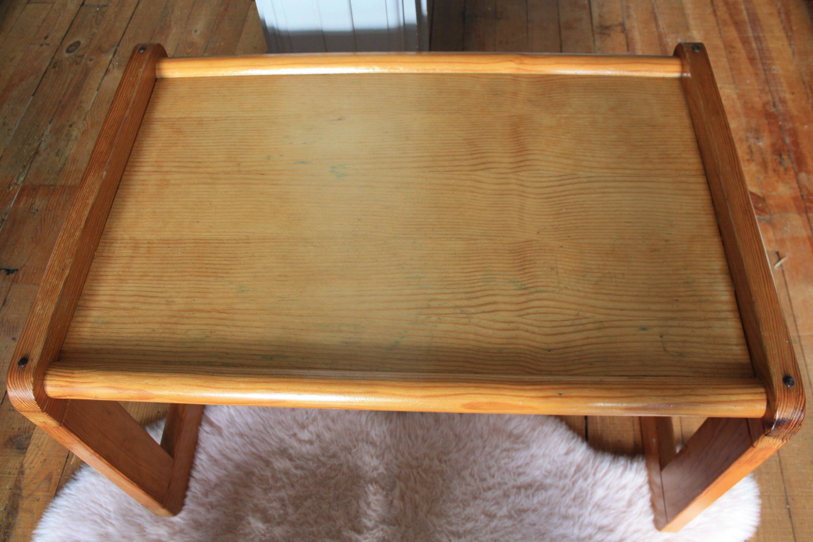 Bureau et chaise enfant brutaliste