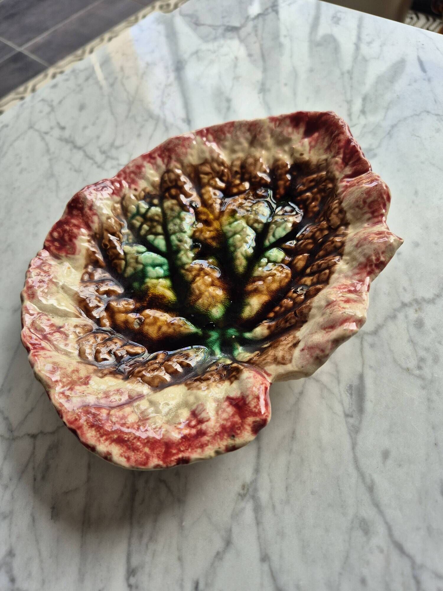 Leaf-shaped catchall dish in barbotine / vintage majolica Flamed enamels