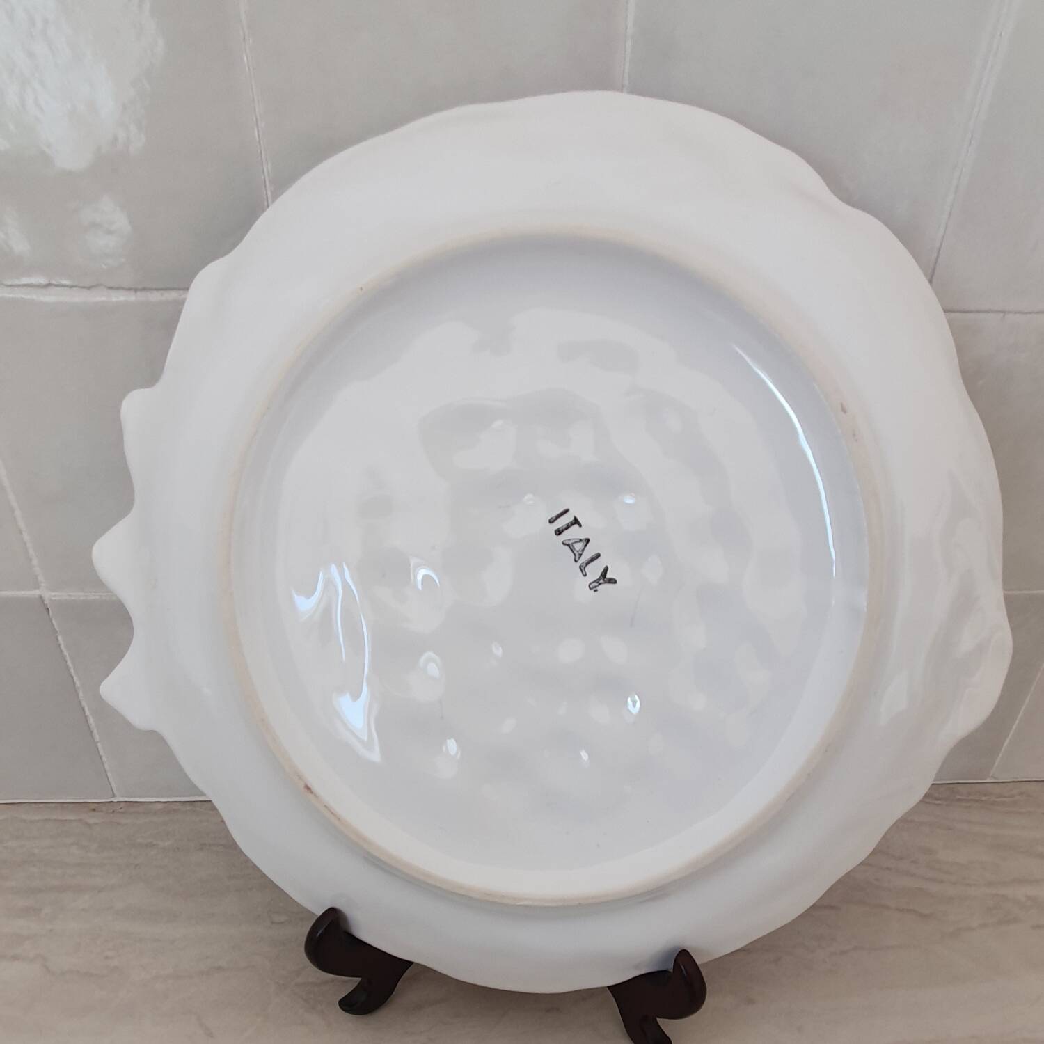 Presentation dish and salad bowl in Italian Barbotine