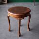 Table d’appoint ronde vintage en bois massif sculpté, style classique franç