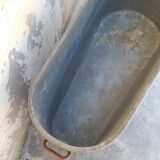 Ancient zinc bathtub 1900 -1m40