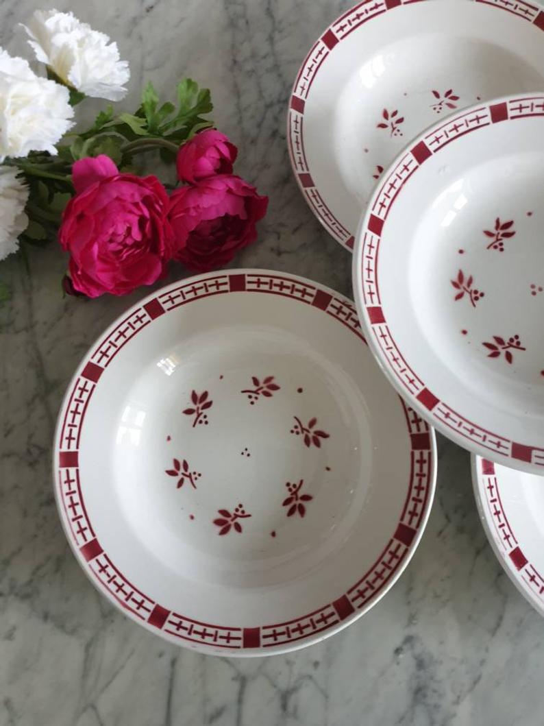 5 assiettes creuses anciennes modèle floral "Dominique" de la manufacture française de Digoin