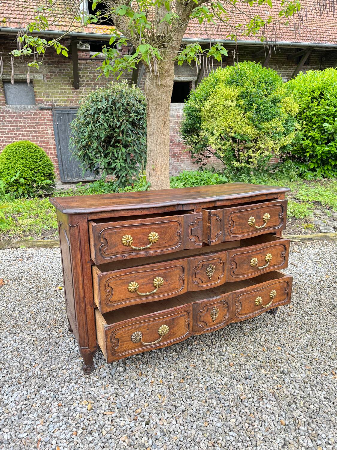 Crossbow Commode In Walnut Louis XV XVIII Eme Century