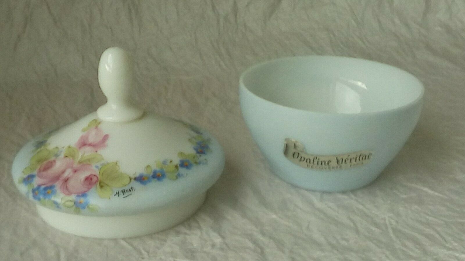 BONBONNIERE VERITABLE OPALINE DECOVERRE PARIS SIGNEE