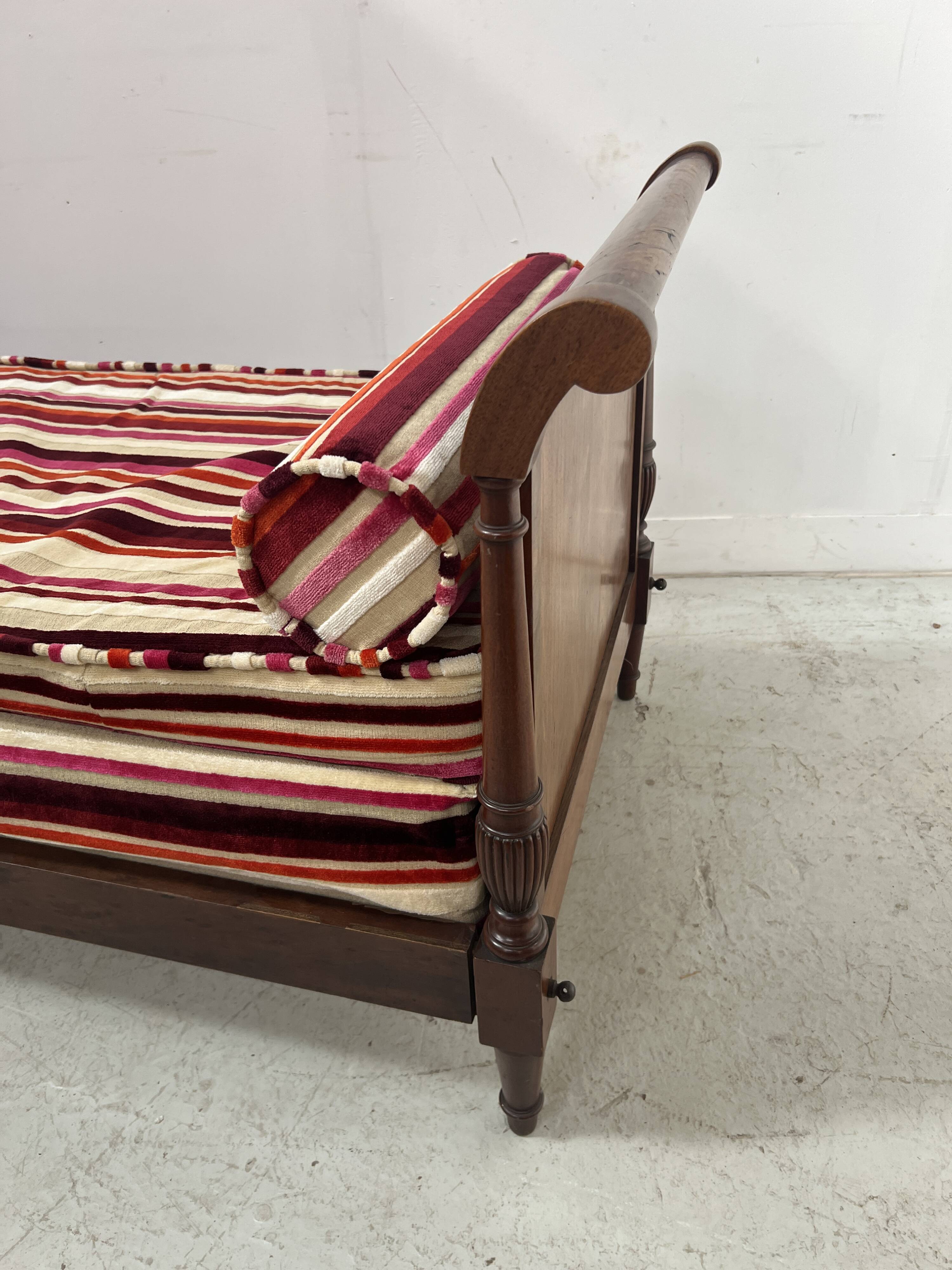 Louis XVI style mahogany daybed, 19th century