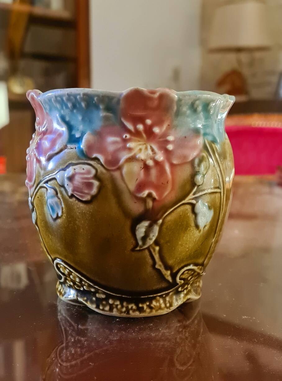 De Bruyne earthenware cache-pot