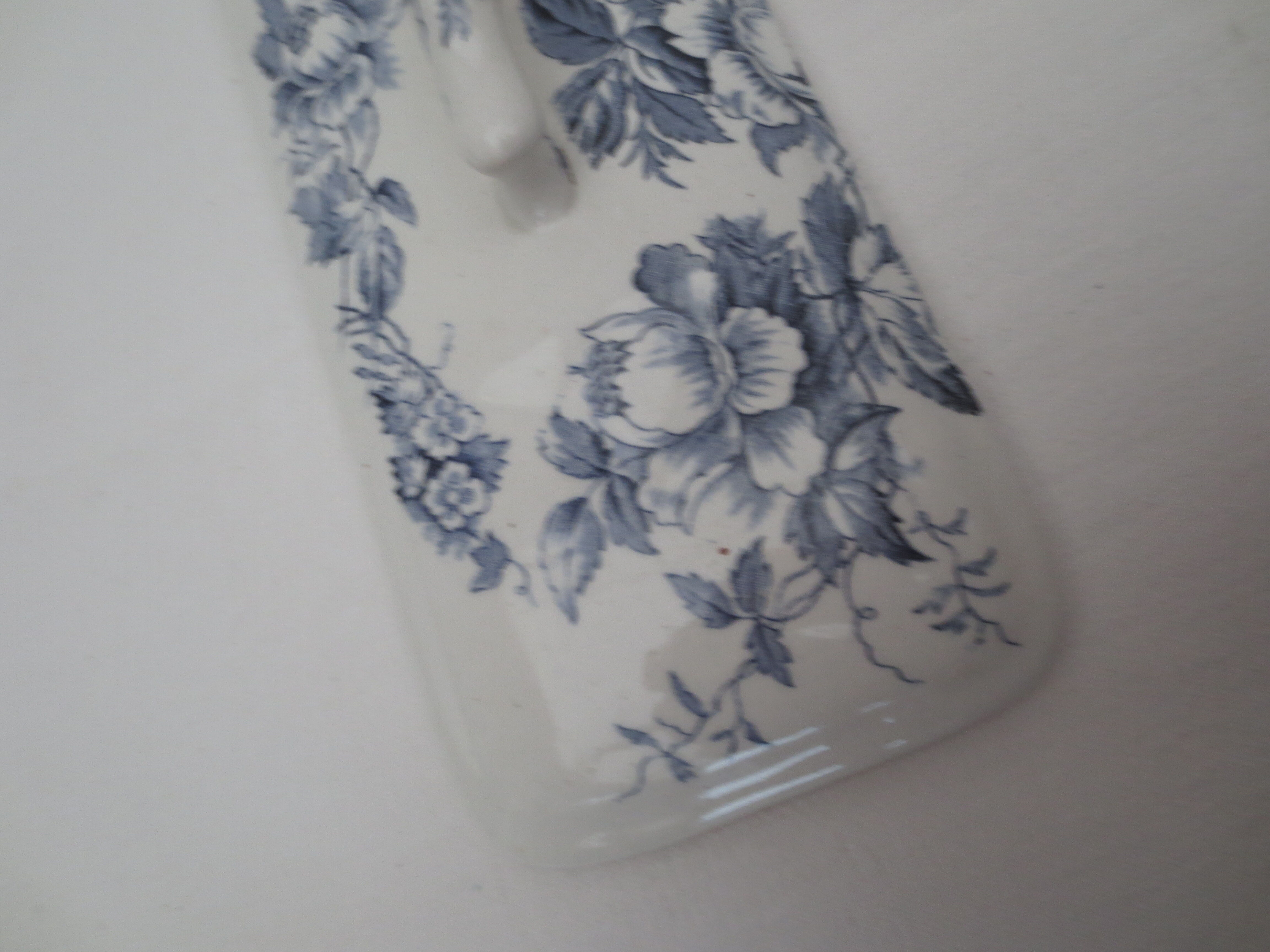 stanley-branded rectangular ceramic box