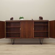 Enfialde en noyer, design danois, années 1960, production : Danemark