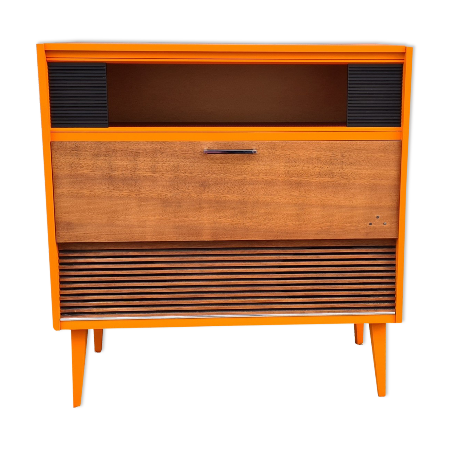 Hi-fi unit redesigned into storage unit