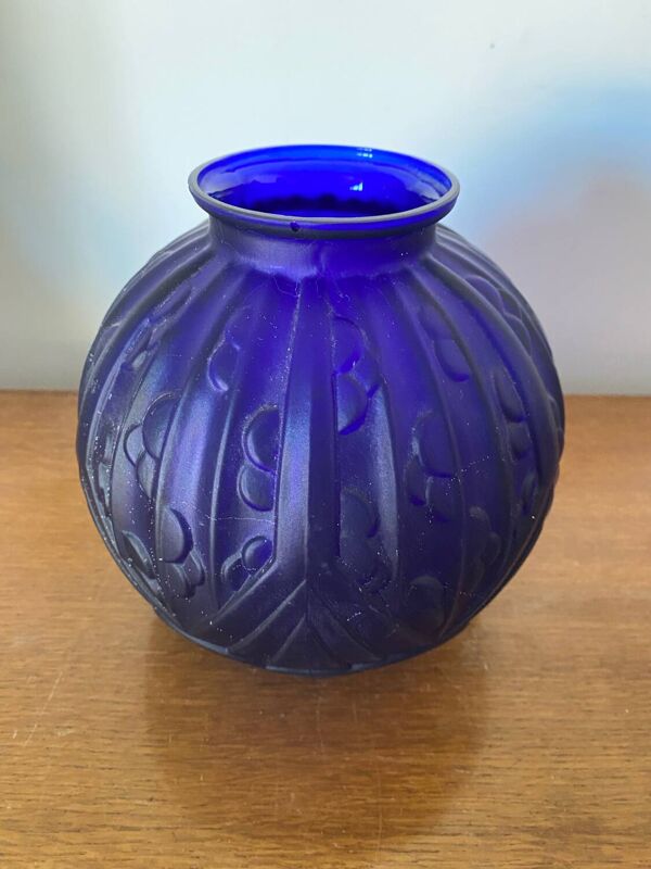 Ancien Vase Boule Art Déco Verre Moulé Bleu Tchèque Décoration Vintage