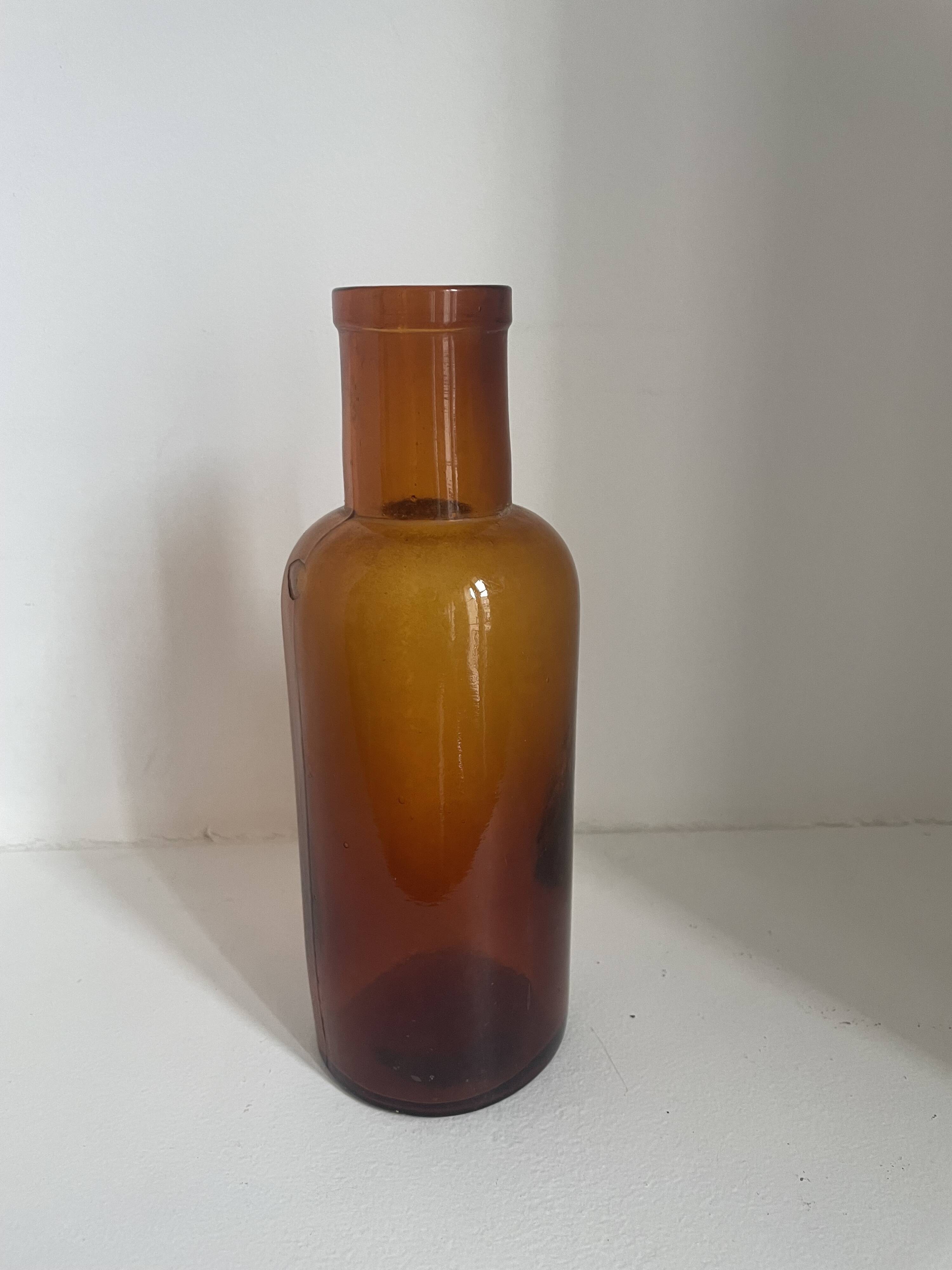 Set of 13 decorative items