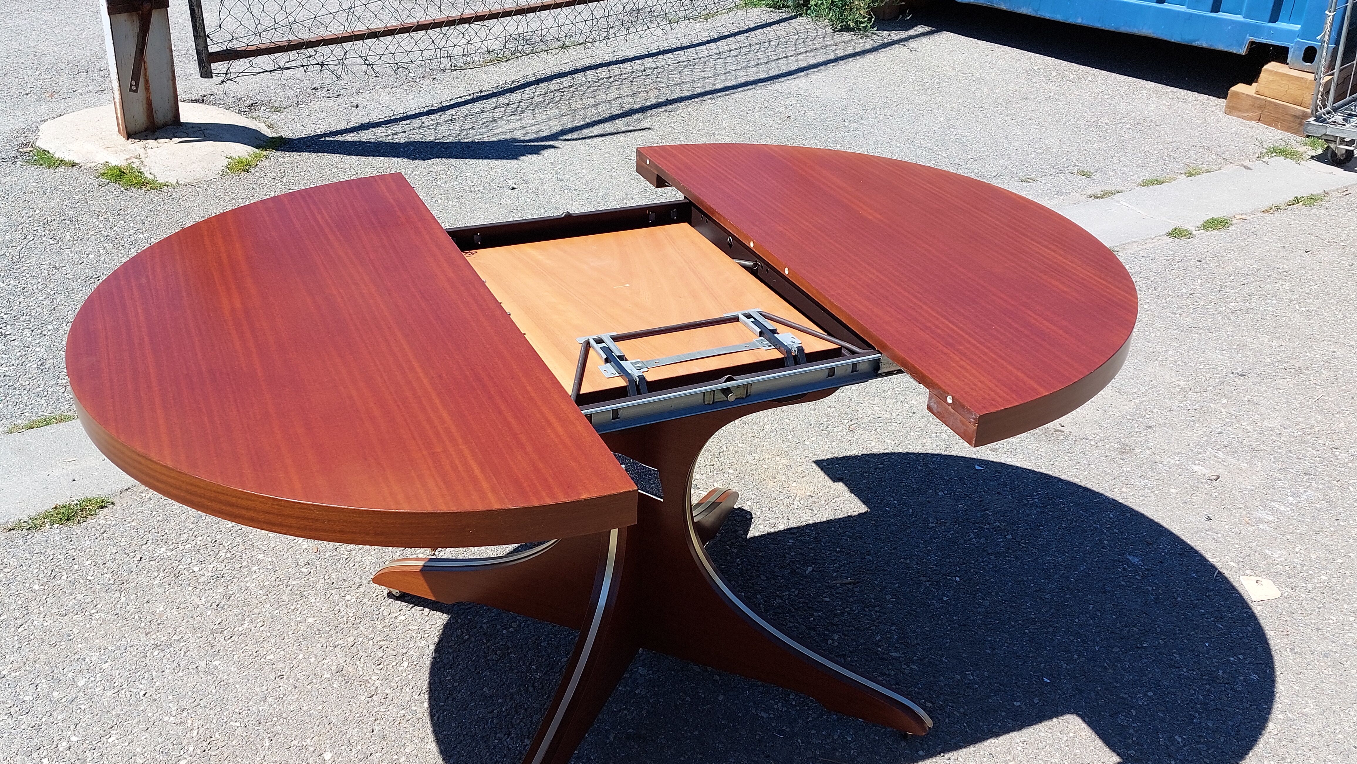 Vintage Scandinavian extendable dining table - 1960s