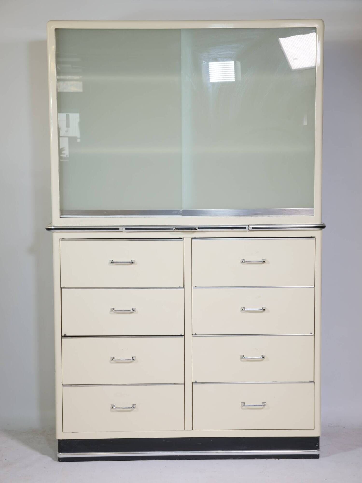 Metal cabinet, cupboard, medical cabinet, Baisch, 1960s vintage, drawers