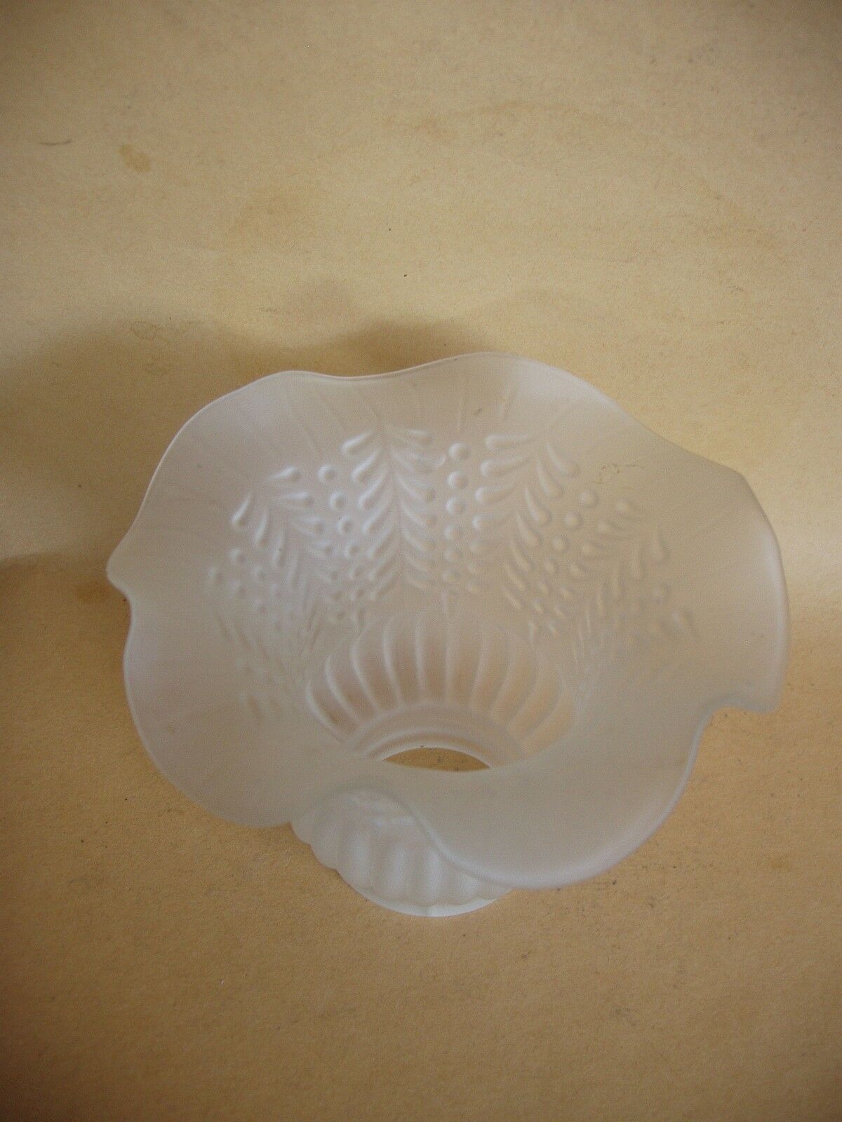 Paire de tulipes en verre moulé pressé 1900