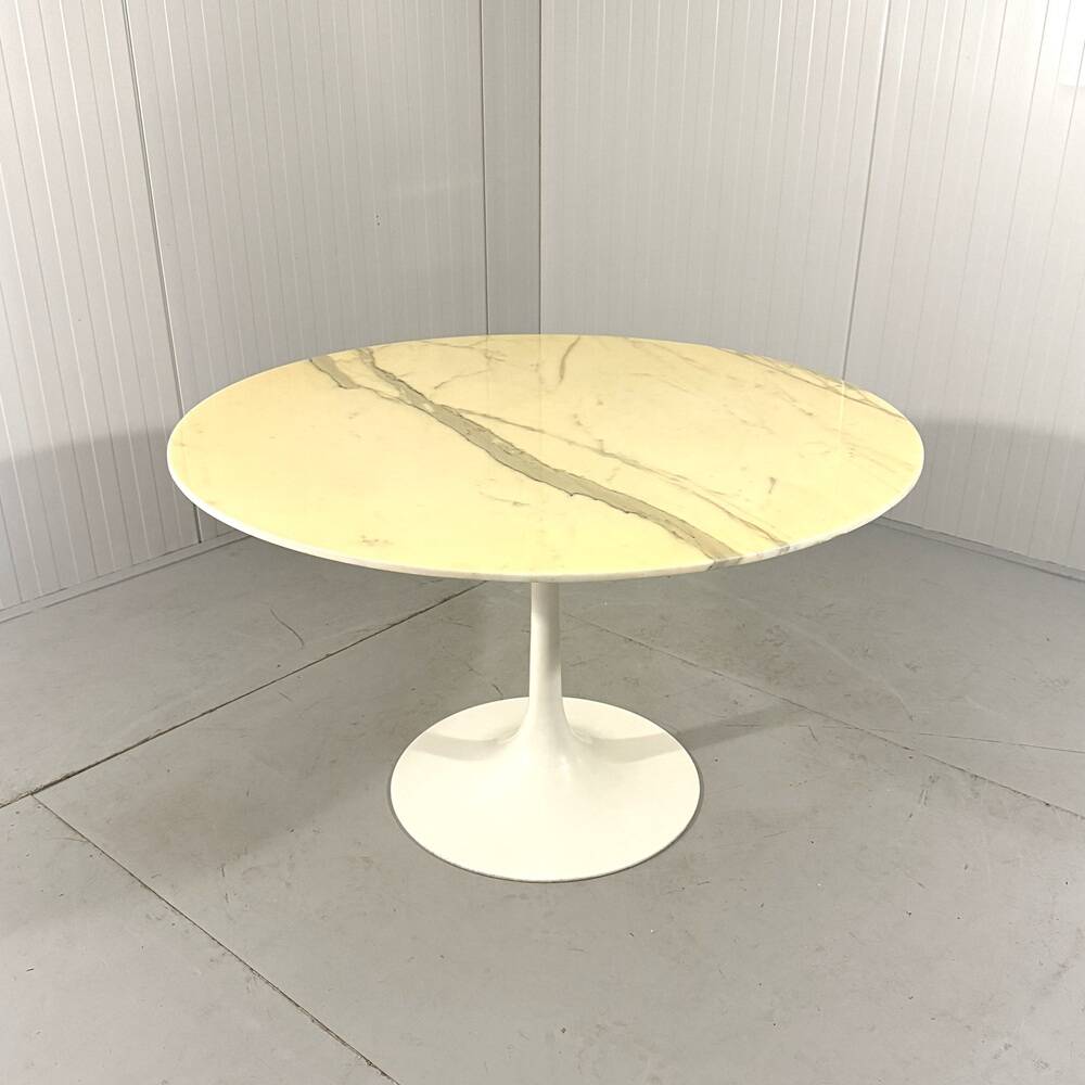 Round marble dining table with tulip foot 1960’s