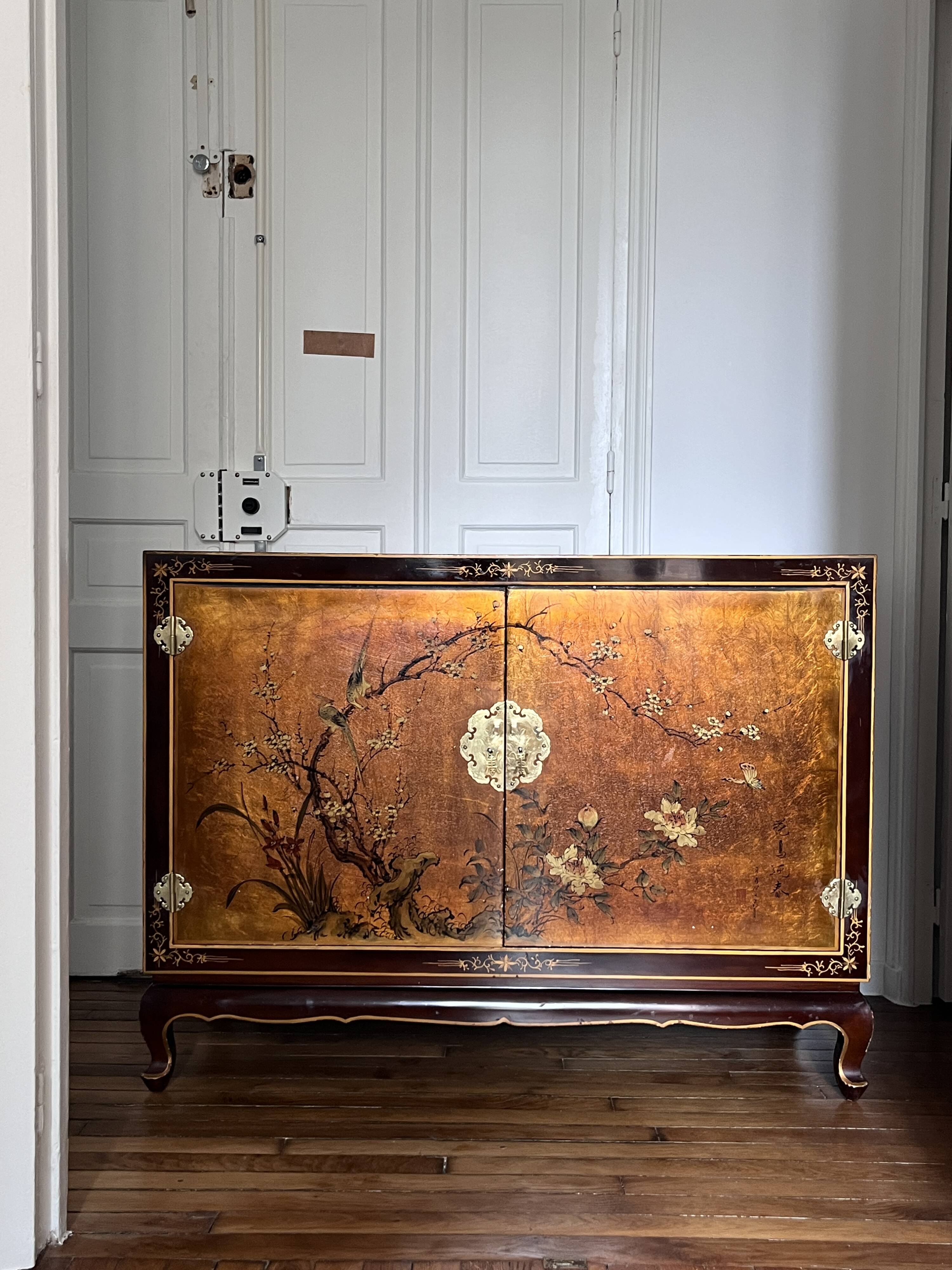 Grand buffet in vintage Hollywood Regency/Art Deco style – chinoiserie spirit.