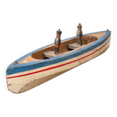 Wooden basin barque from the brand Giraud Sauveur with 2 sailors.
