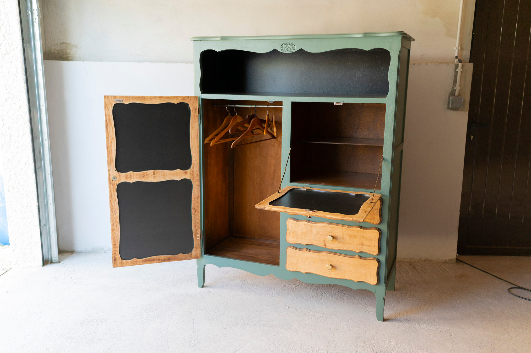 Storage furniture with wardrobe