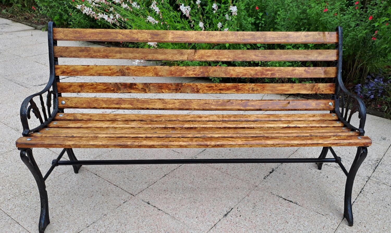 Garden bench cast iron and wood