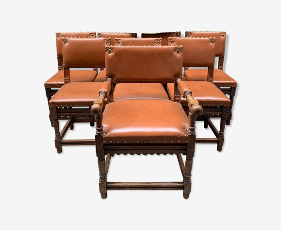 Ensemble de 7 chaises et fauteuils de style Renaissance.