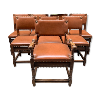 Ensemble de 7 chaises et fauteuils de style Renaissance.