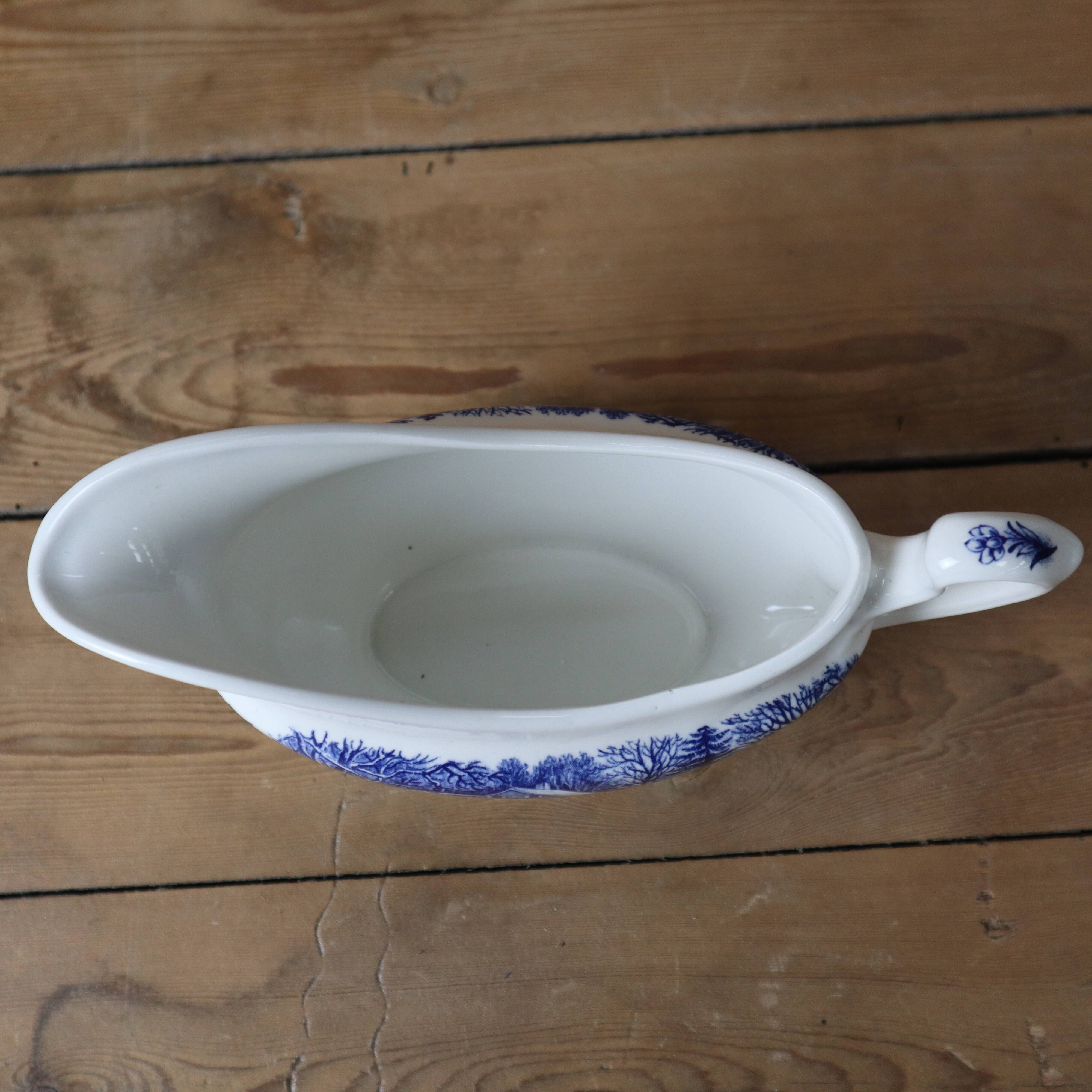 Old English Churchill "early winter" sauce boat