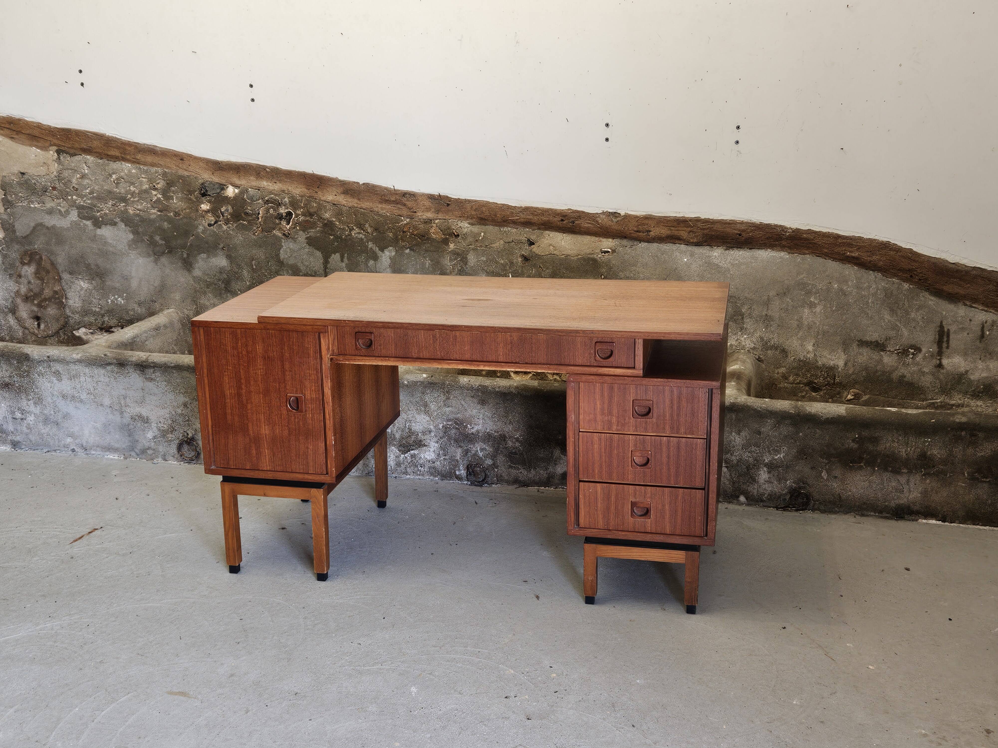 Desk Denmark 1960 MDK