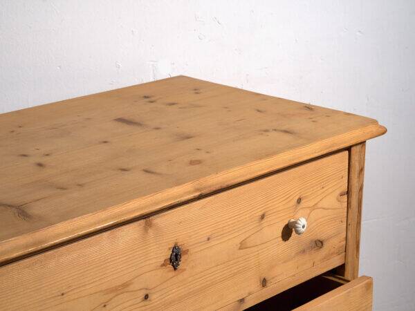 Antique solid wood chest of drawers (circa 1920)