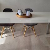 Extendable living room table