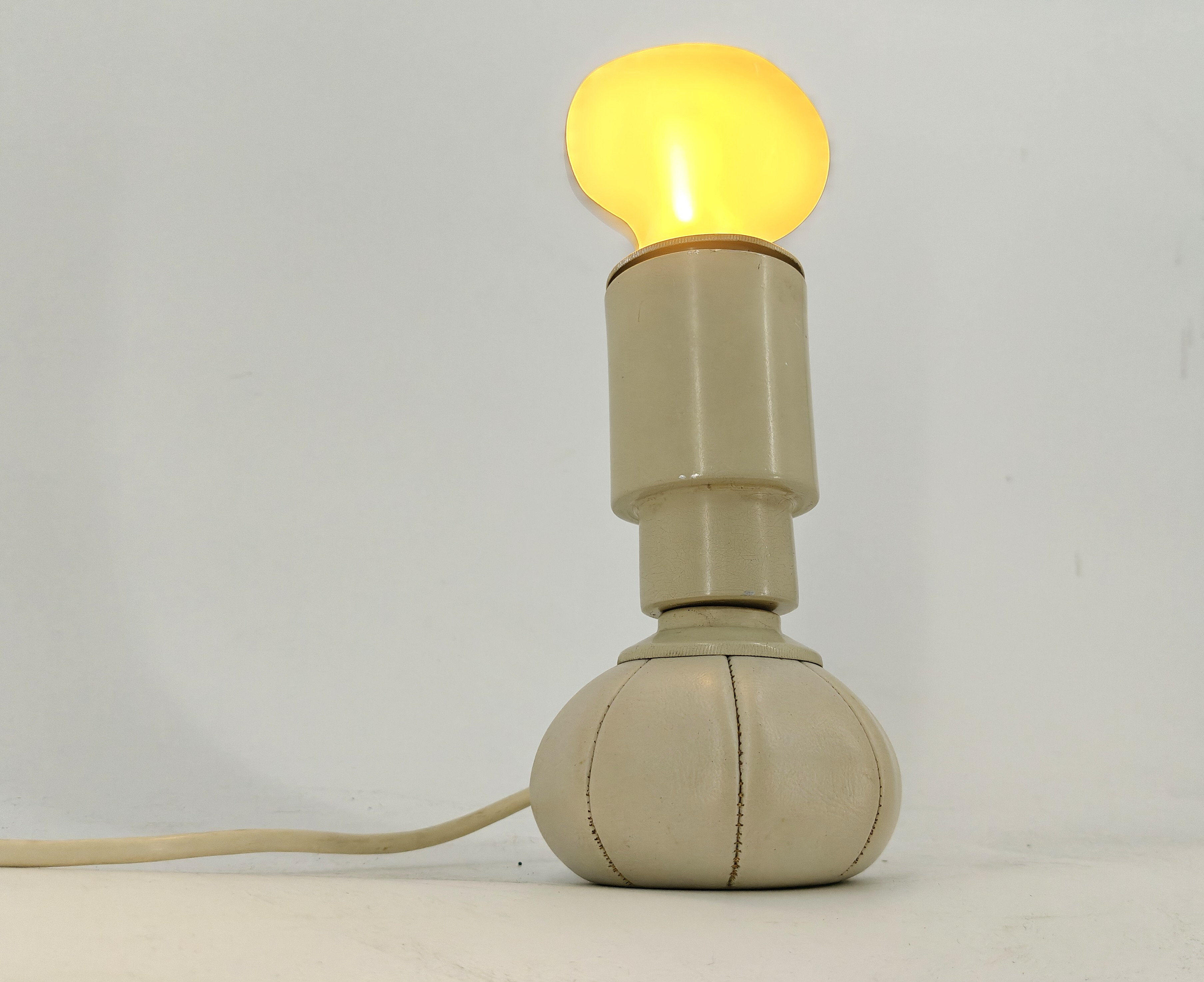 Lampe de table par Gino Sarfatti pour Arteluce, années 1960