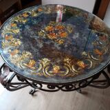 Old round coffee table