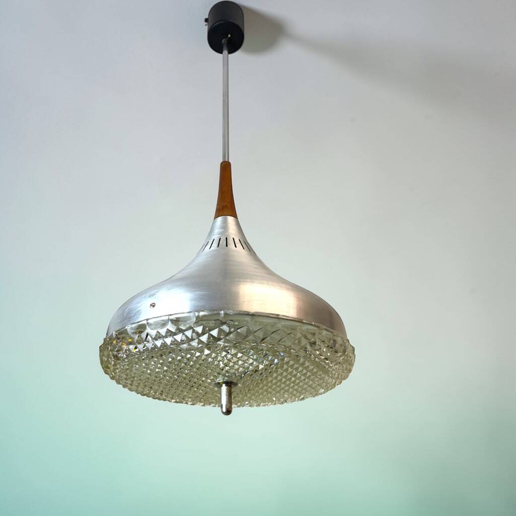 Scandinavian metal hanging lamp