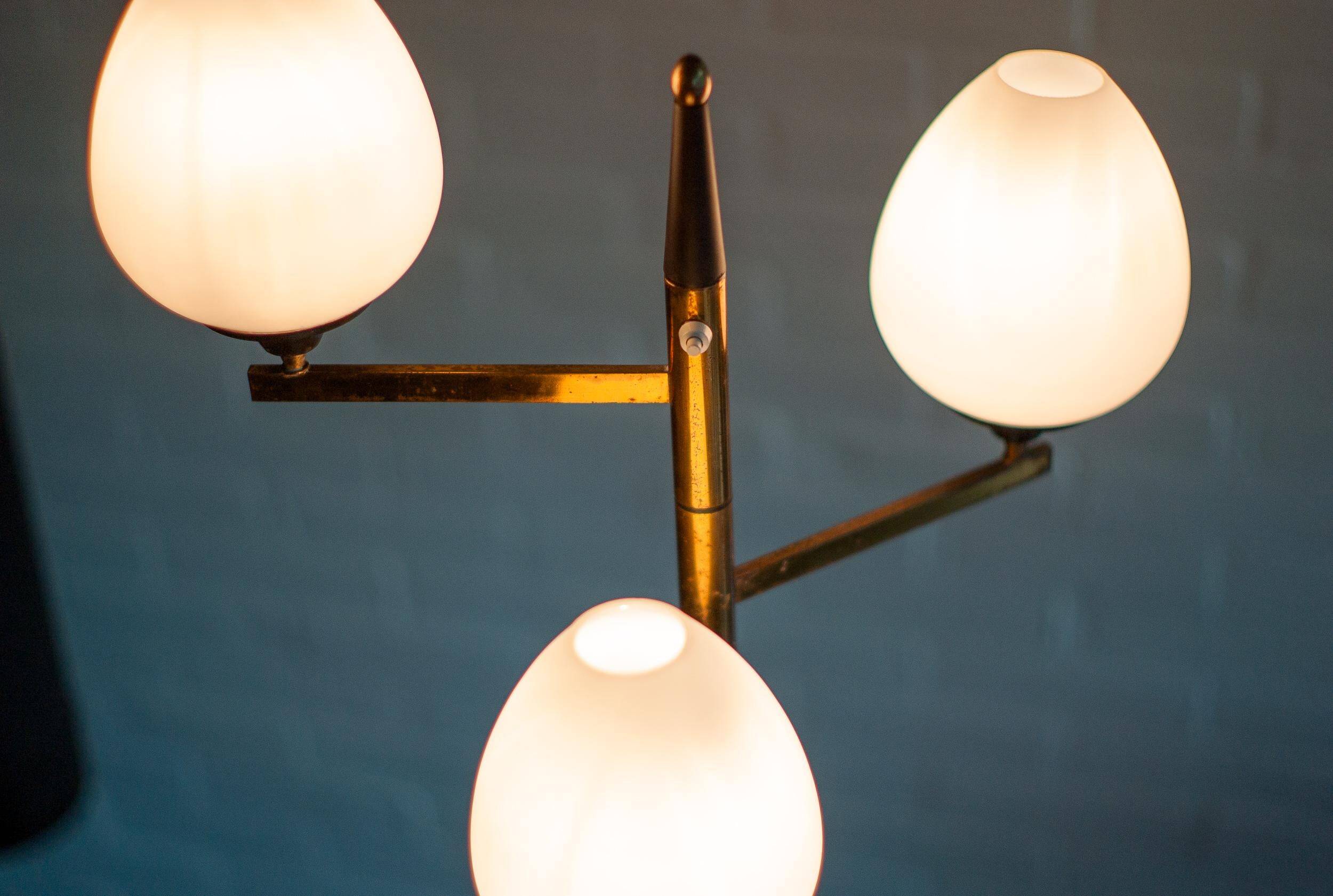 Arredoluce floor lamp in polished brass and Carrara marble, 1960s