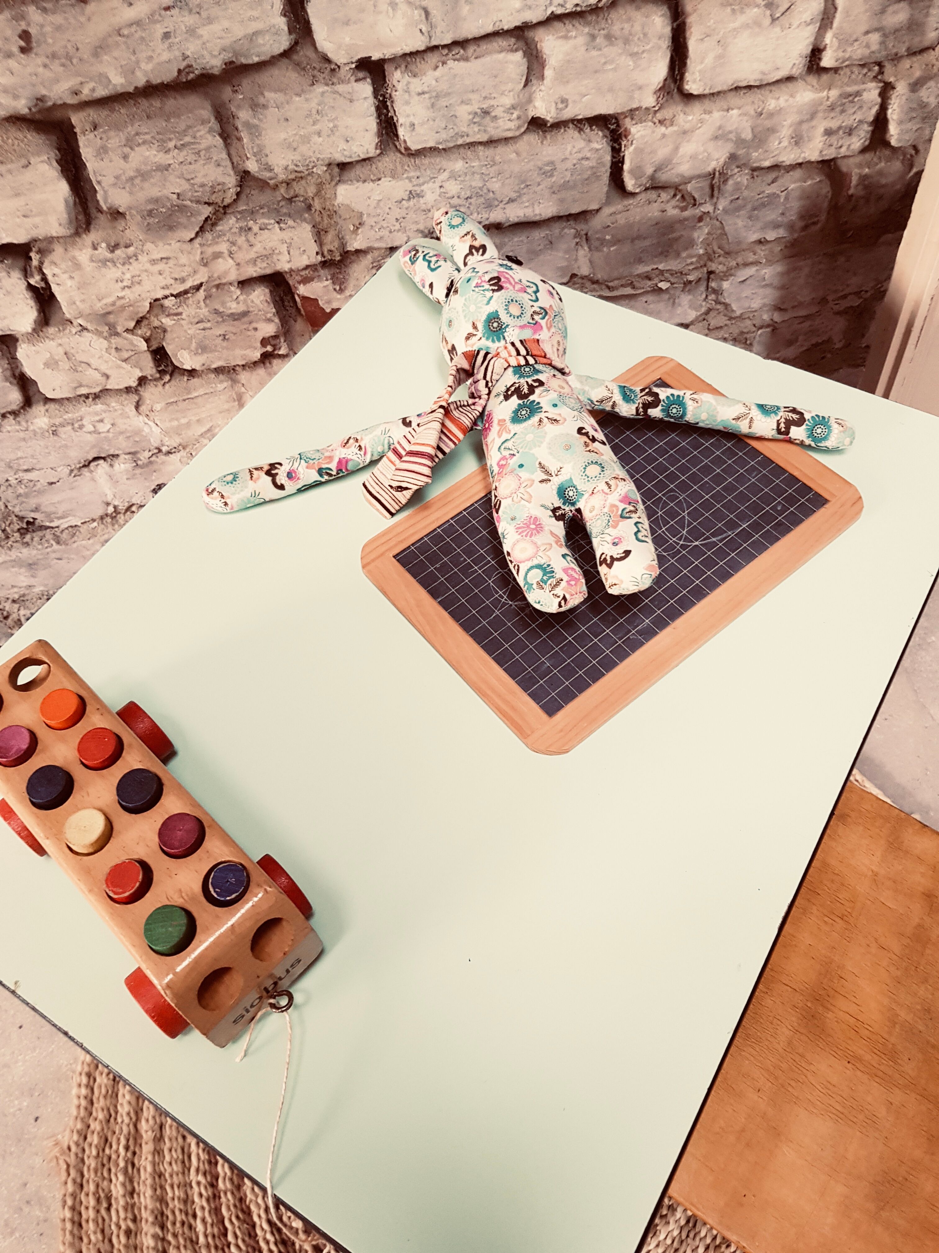 One-piece school desk
