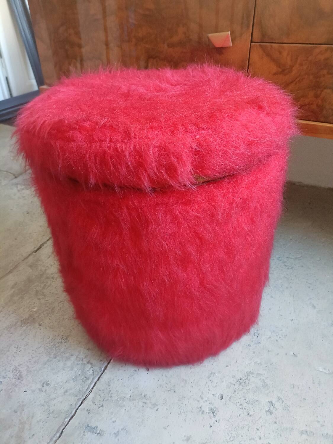 Vintage faux fur pouf