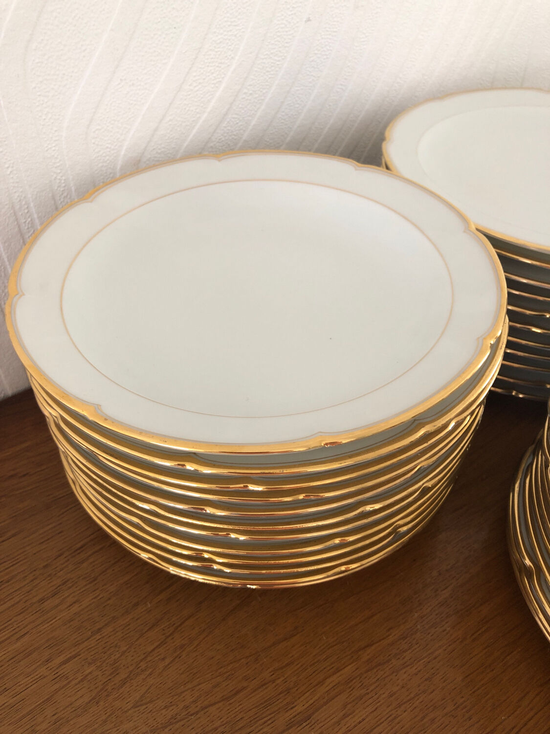 Tableware service 40 pieces in white and gilded porcelain CG Cie France Limoges