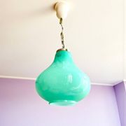 Lustre en verre opalin turquoise des années 50