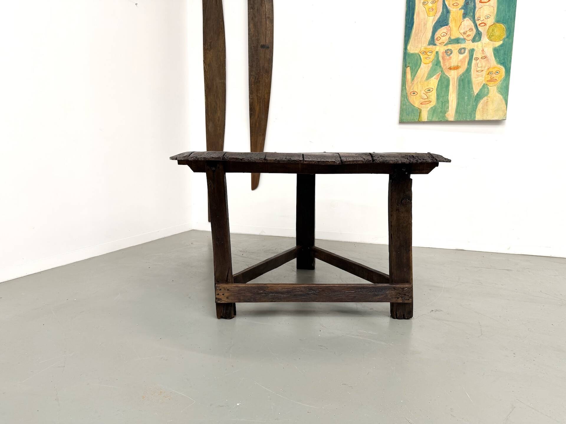 Round table in popular oak, circa 1880.