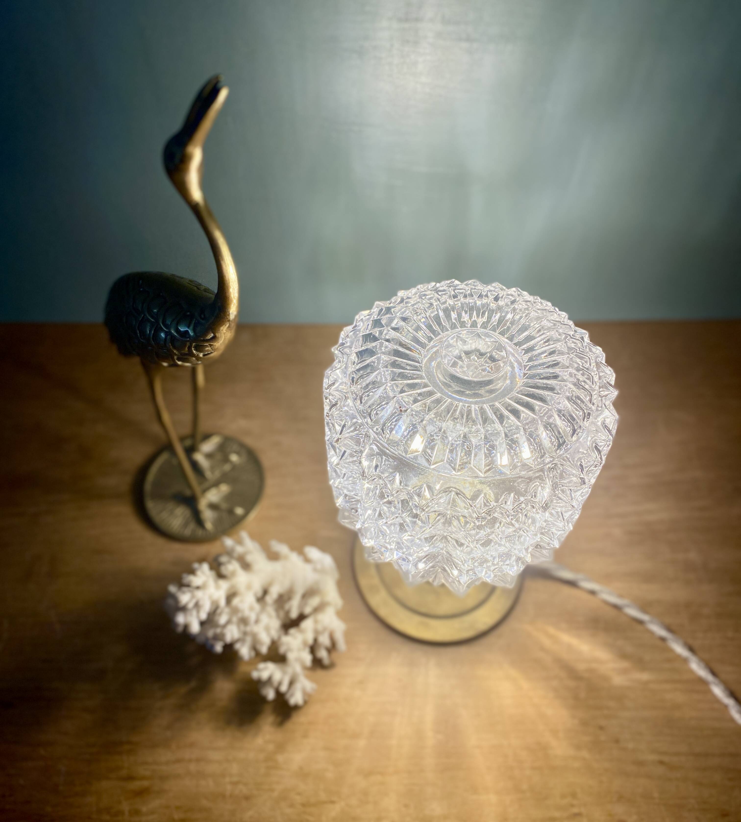 Vintage globe table lamp in molded and chiseled glass