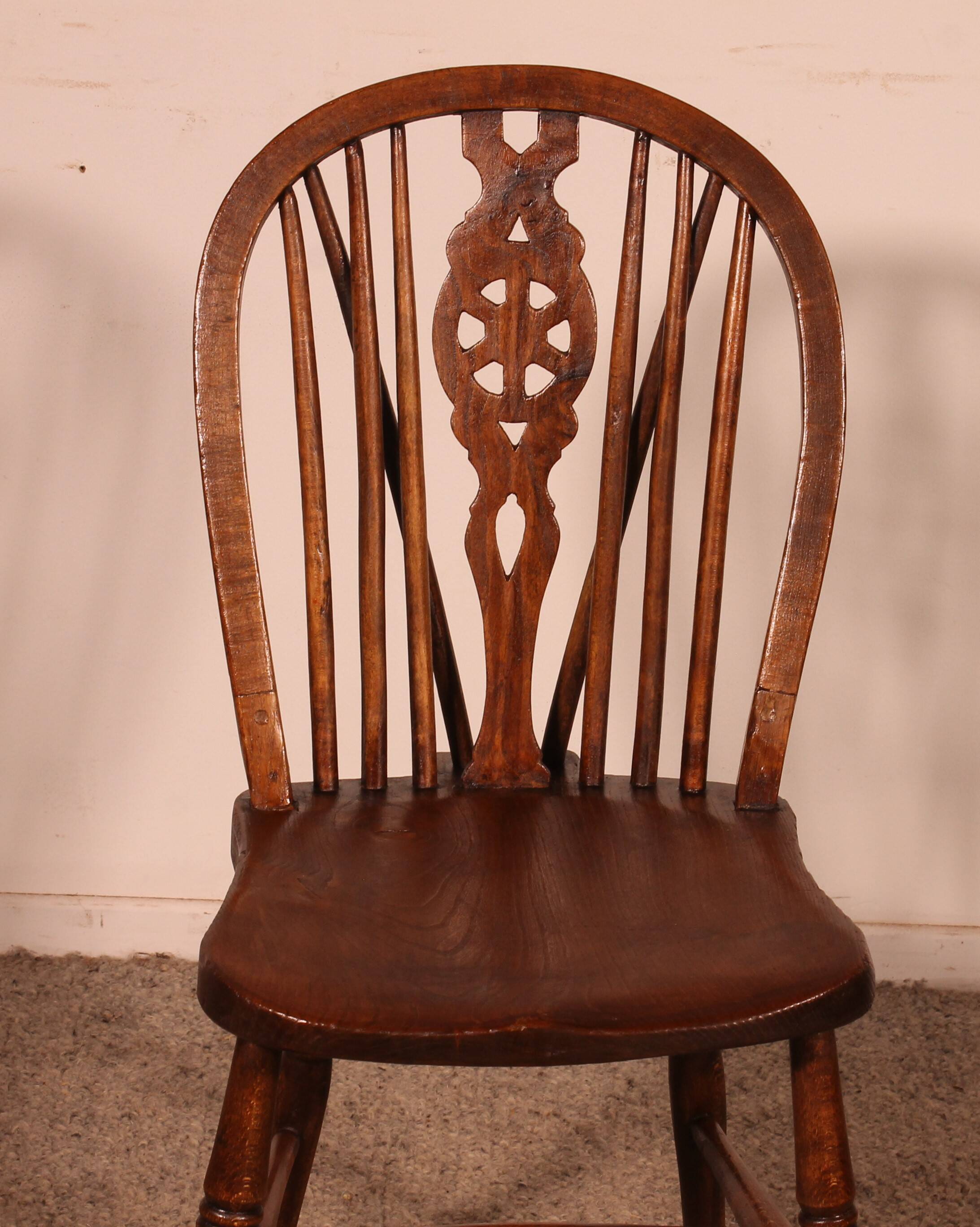 Set of 6 19th Century Windsor Wheelback Chairs
